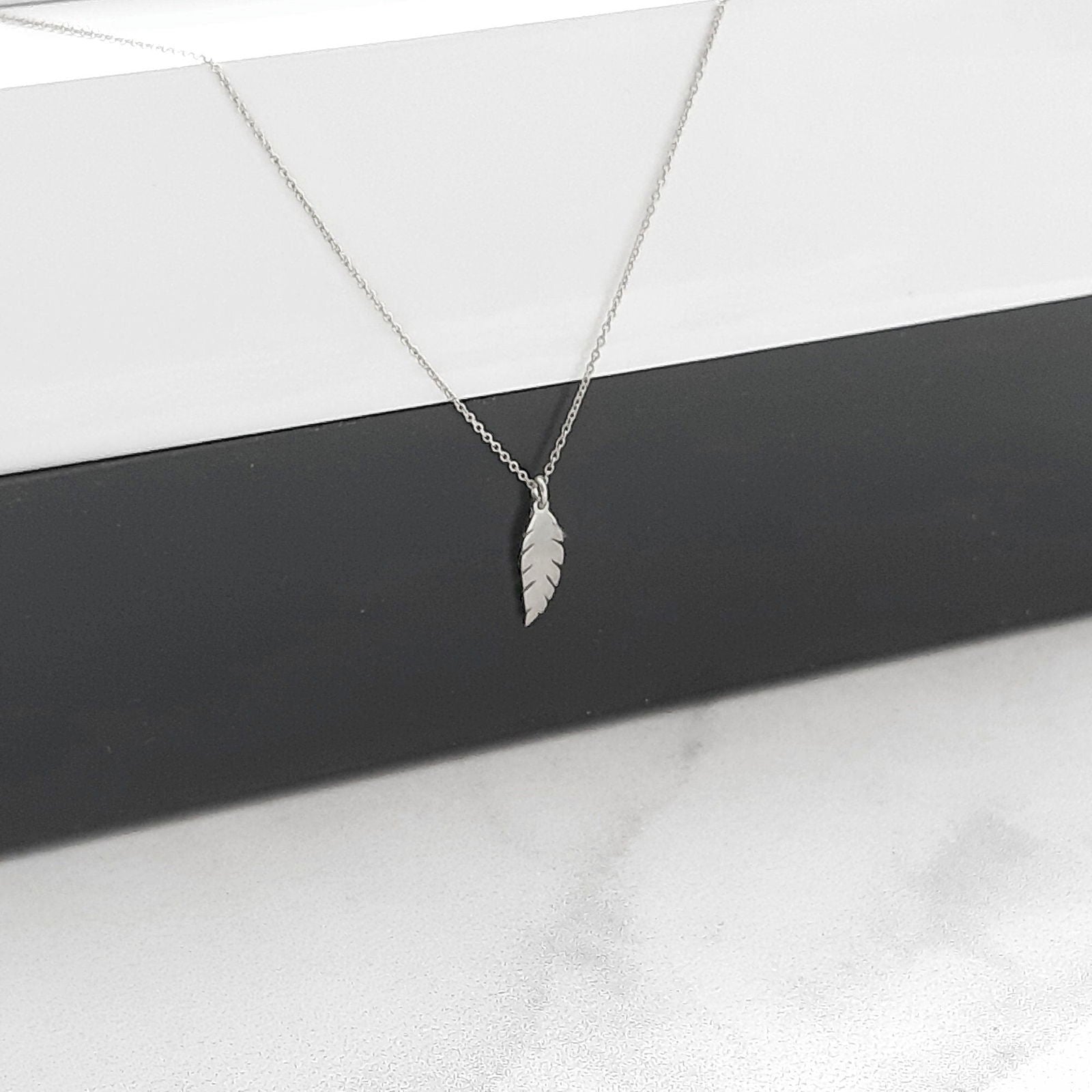 14K Solid Gold Leaf necklace - InfinityJools