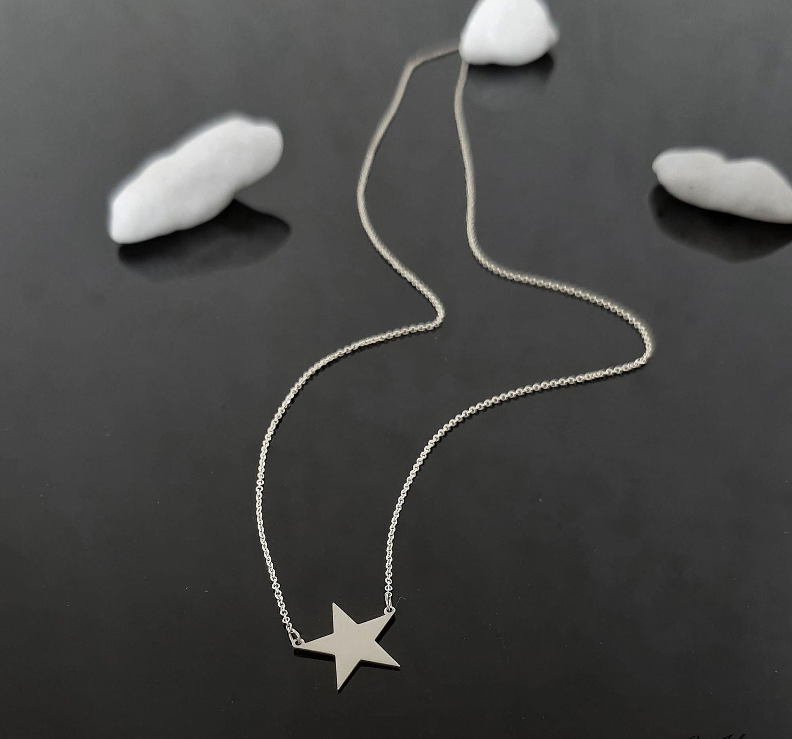 14K Yellow Gold star necklace - InfinityJools