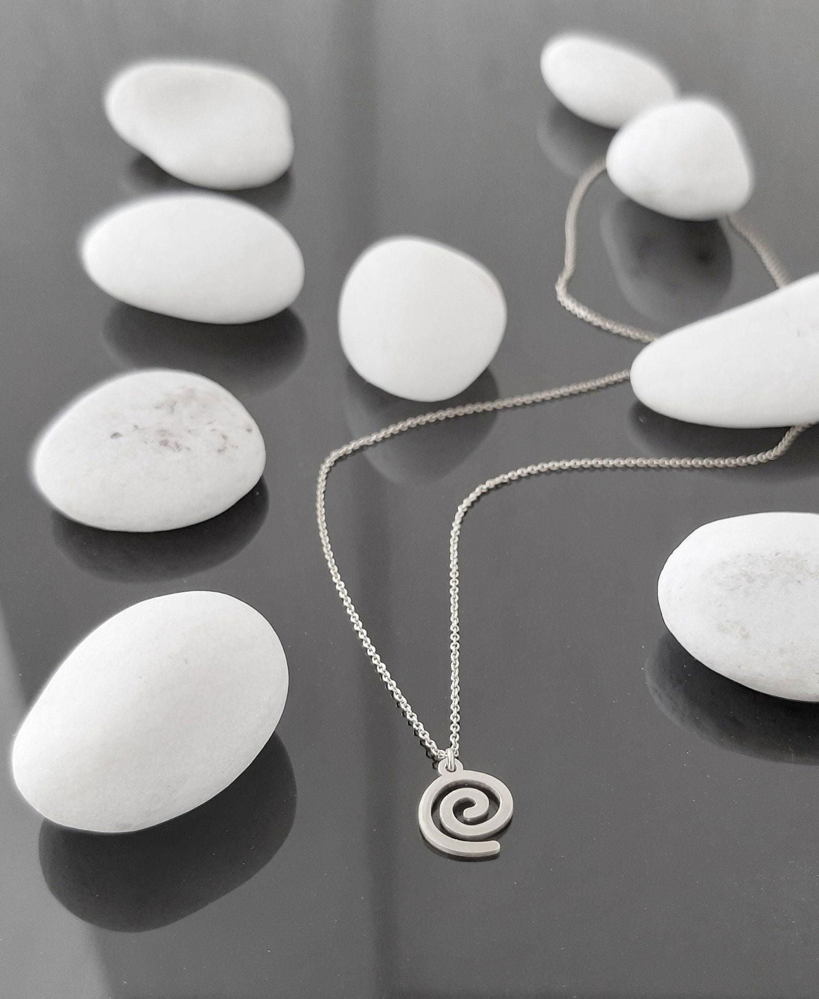 14k Solid gold spiral necklace - InfinityJools