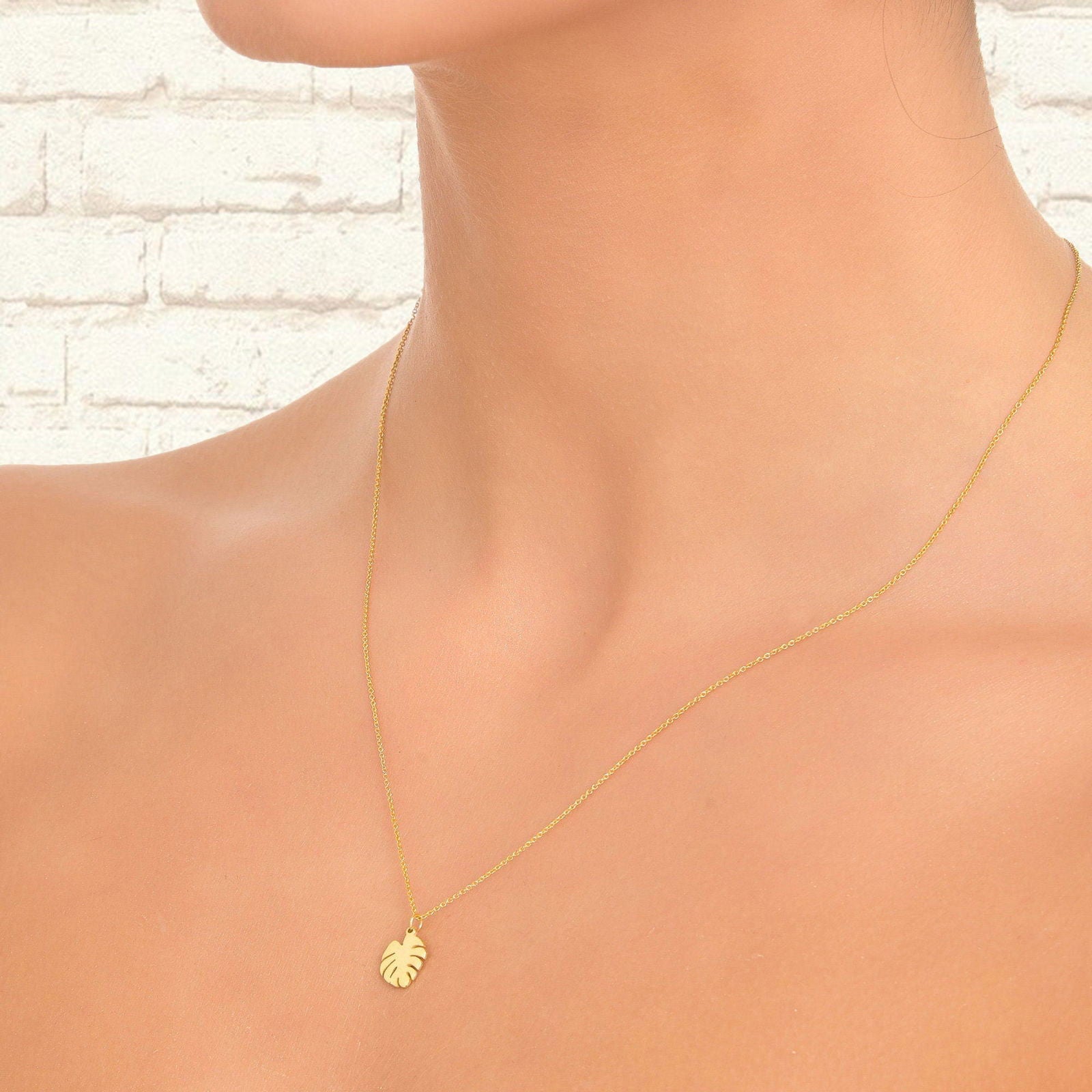 14k Gold Tropical Leaf Necklace - InfinityJools