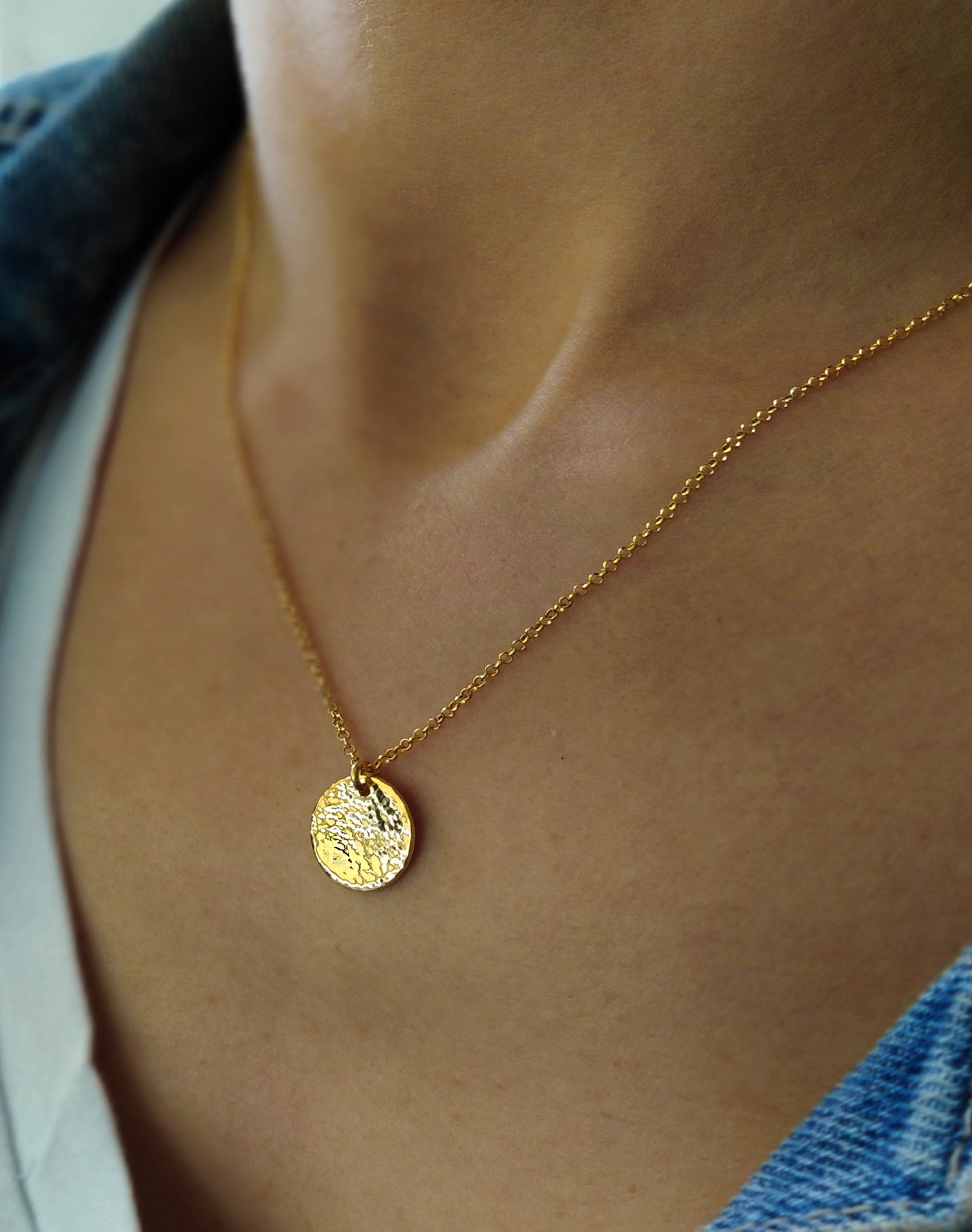14k Hammered Gold Disc Necklace - InfinityJools