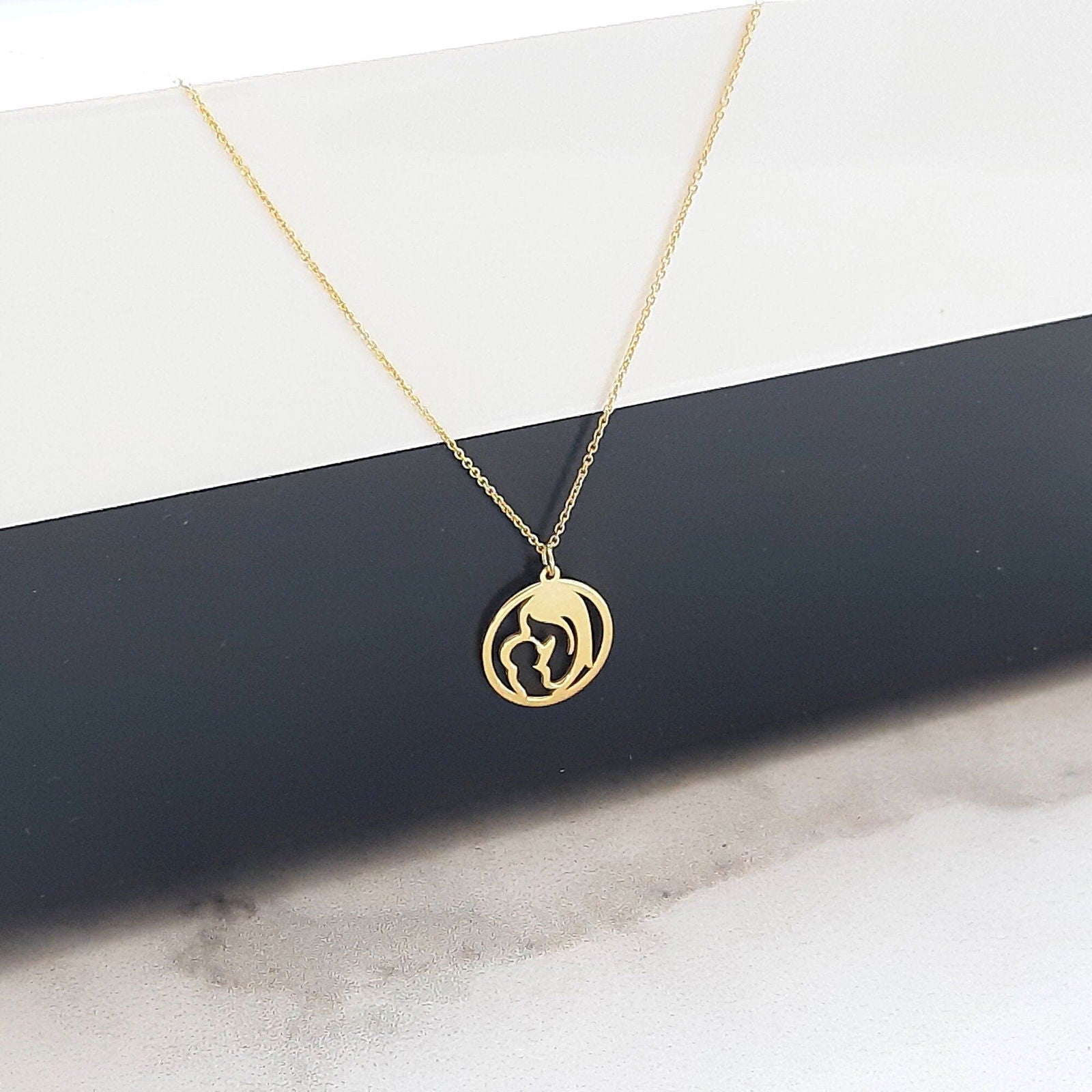 14k solid gold Mother and baby necklace - InfinityJools