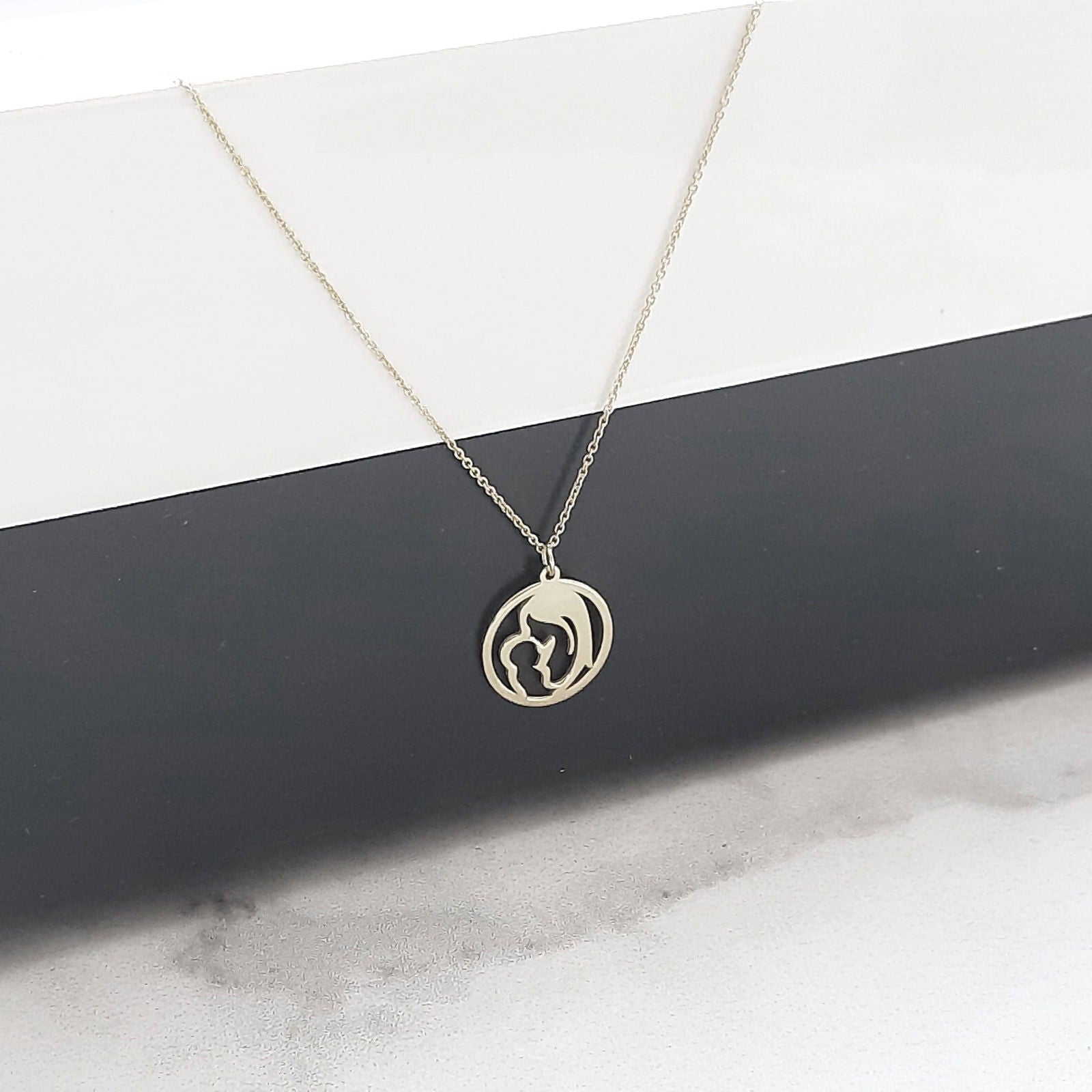 14k solid gold Mother and baby necklace - InfinityJools