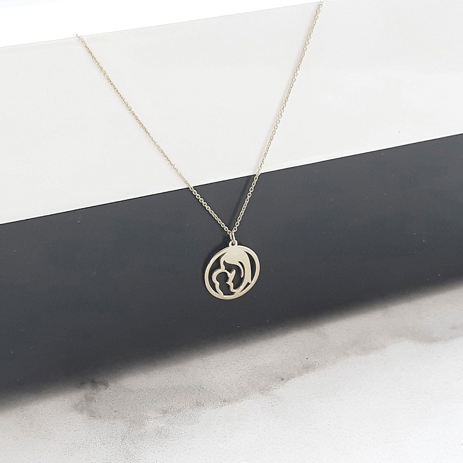 14k solid gold Mother and baby necklace - InfinityJools