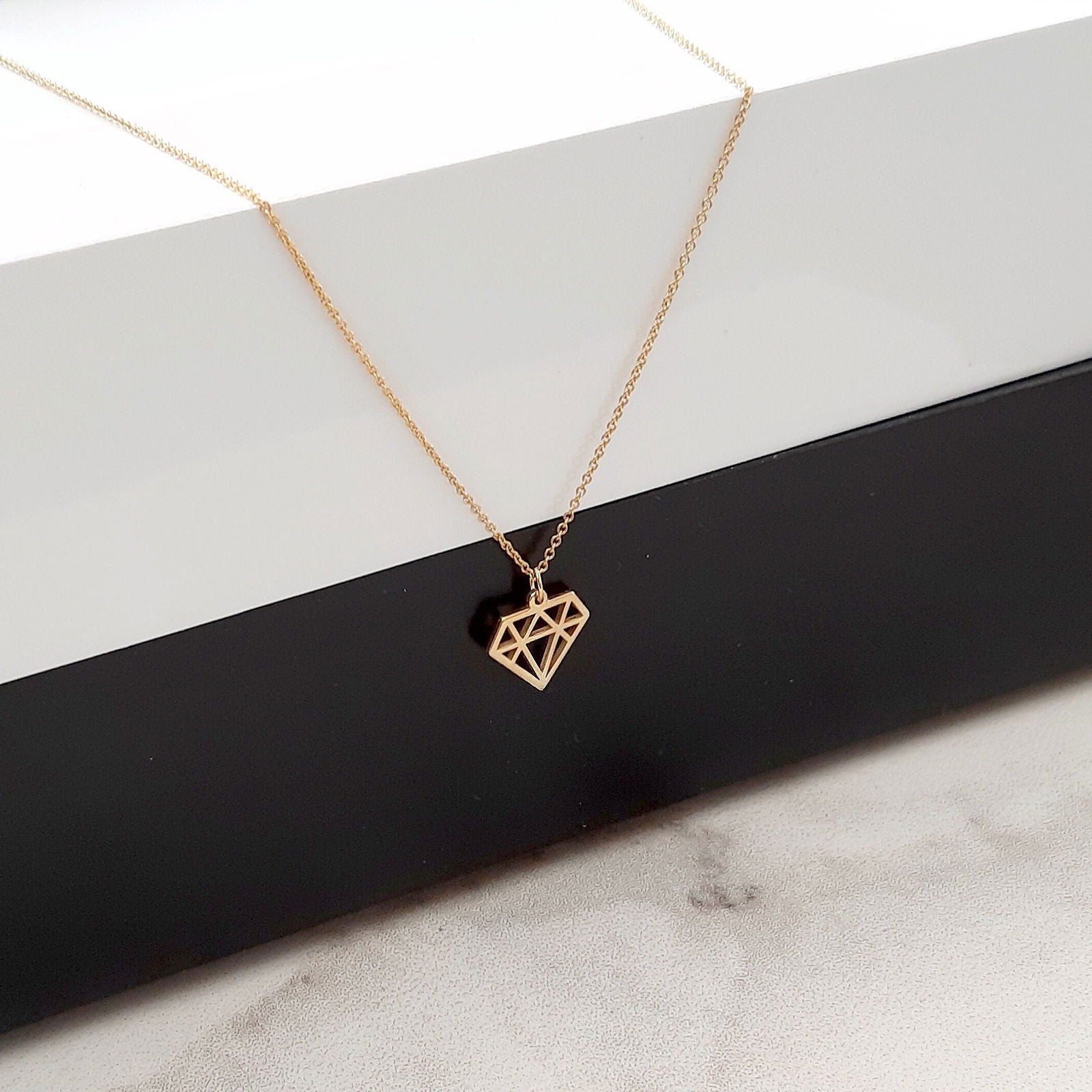 Diamond shape necklace - InfinityJools