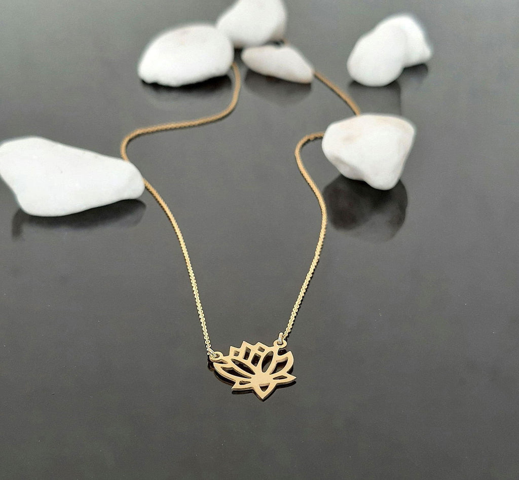 Lotus flower necklace in 14k solid gold - InfinityJools