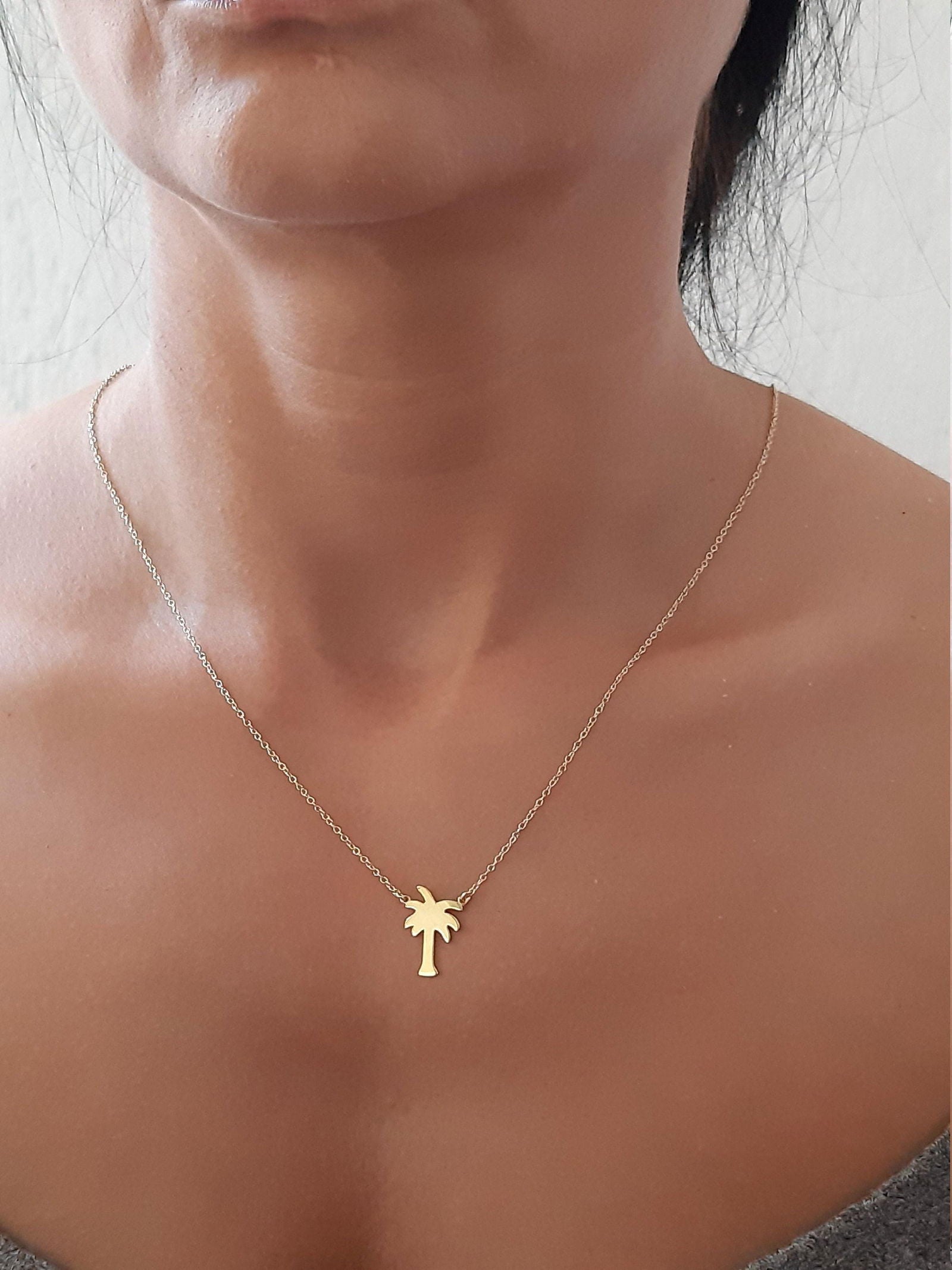 Solid Gold palm tree necklace in 14k yellow gold - InfinityJools
