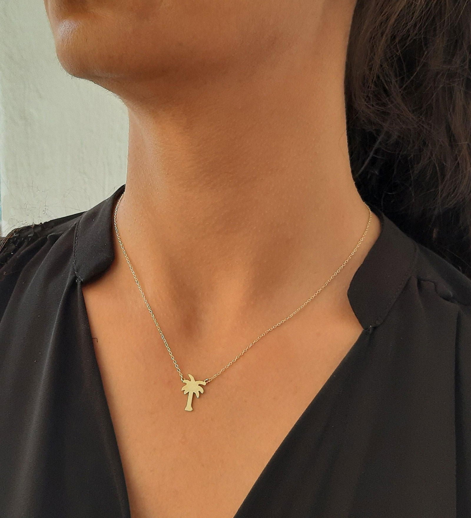 Solid Gold palm tree necklace in 14k yellow gold - InfinityJools