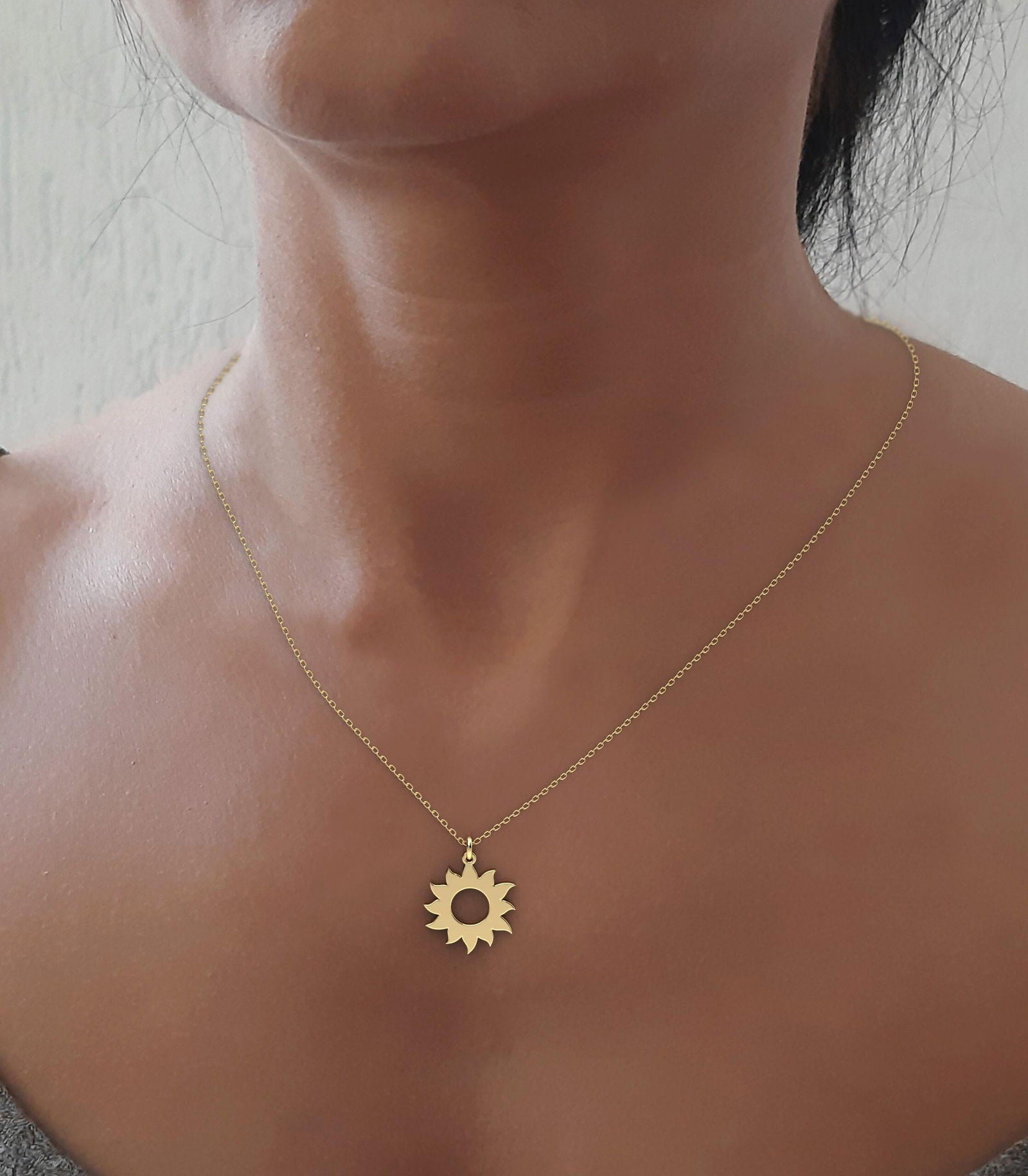 Sun Pendant in 14k Solid Gold - InfinityJools