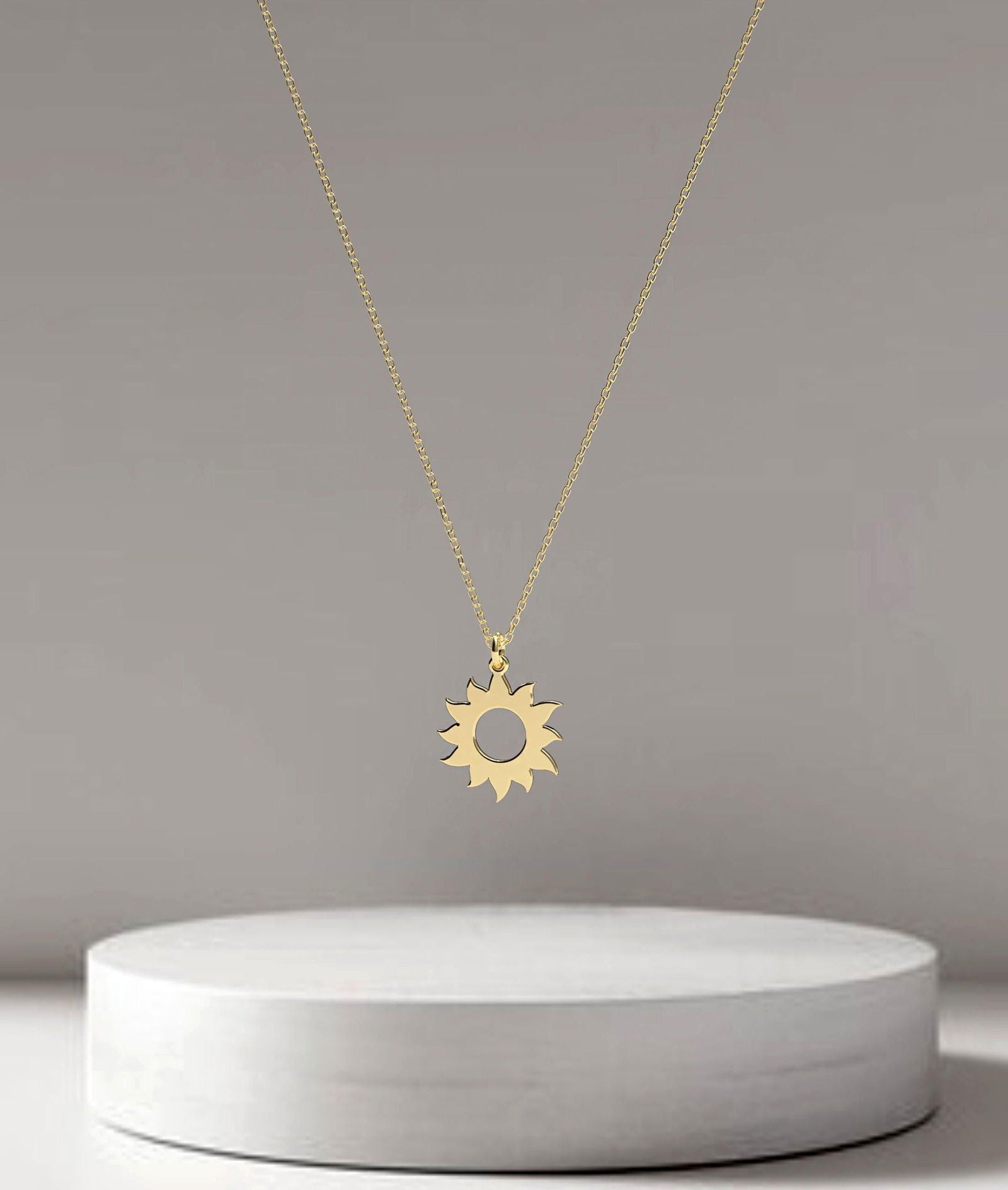 Sun Pendant in 14k Solid Gold - InfinityJools